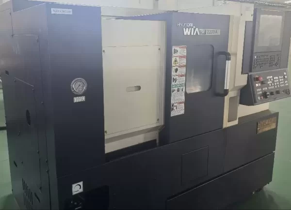 중고 현대위아 (HYUNDAI WIA) CNC 선반 6인치 SE2200A