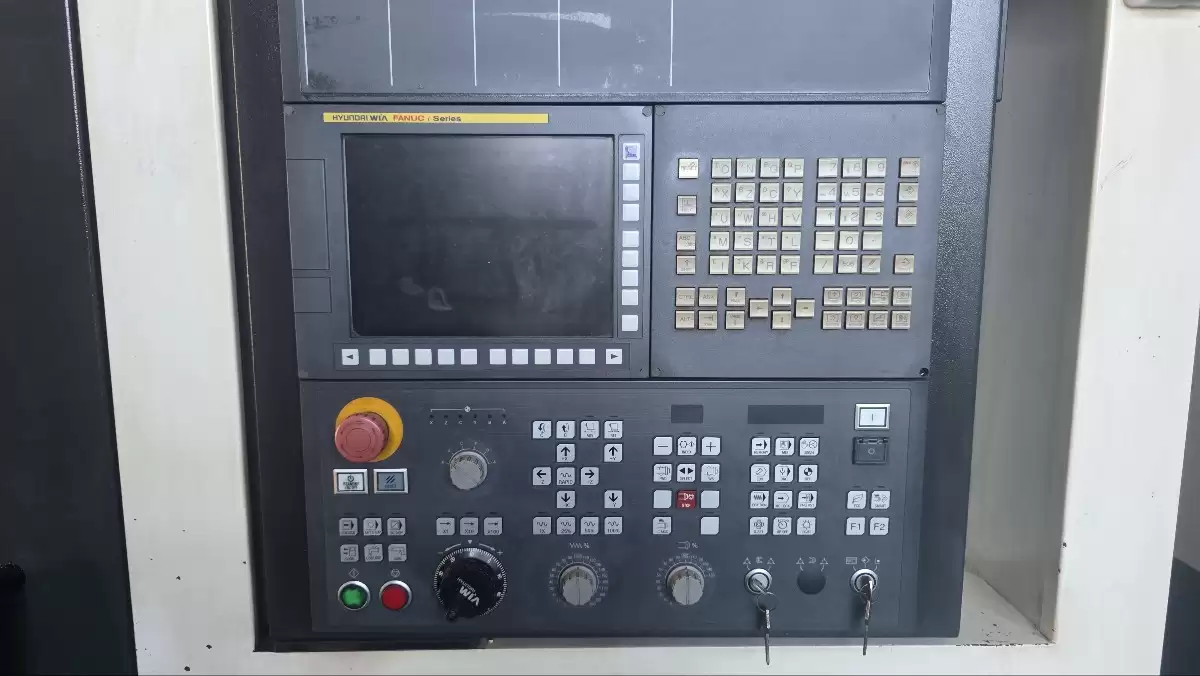 중고 현대위아 (HYUNDAI WIA) CNC 선반 8인치 L230A