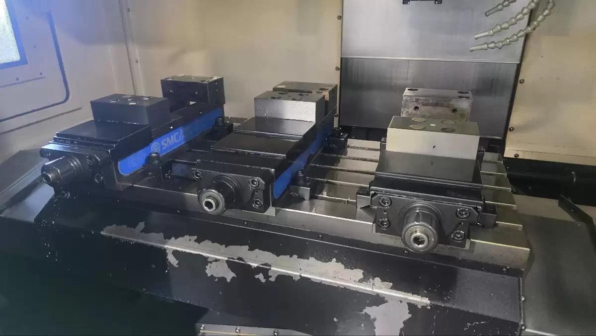 중고 현대위아 (HYUNDAI WIA) CNC 탭핑 머신 KF4600