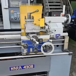 범용 선반 (기계식 수동 선반 / Manual Lathe) GOMT